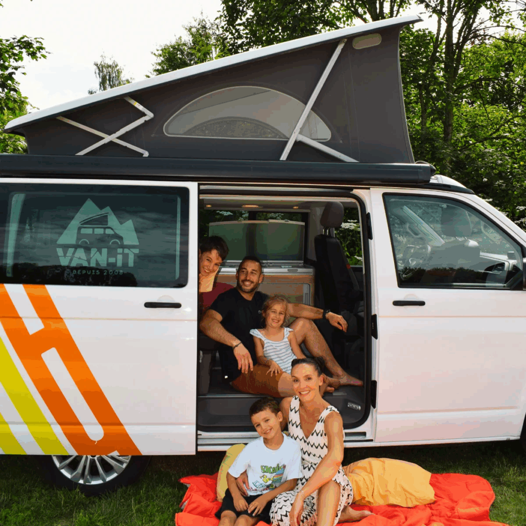 Un savoir-faire local pour L’aménagement de
votre van sur mesure En Haute-Savoie par EasyCar74